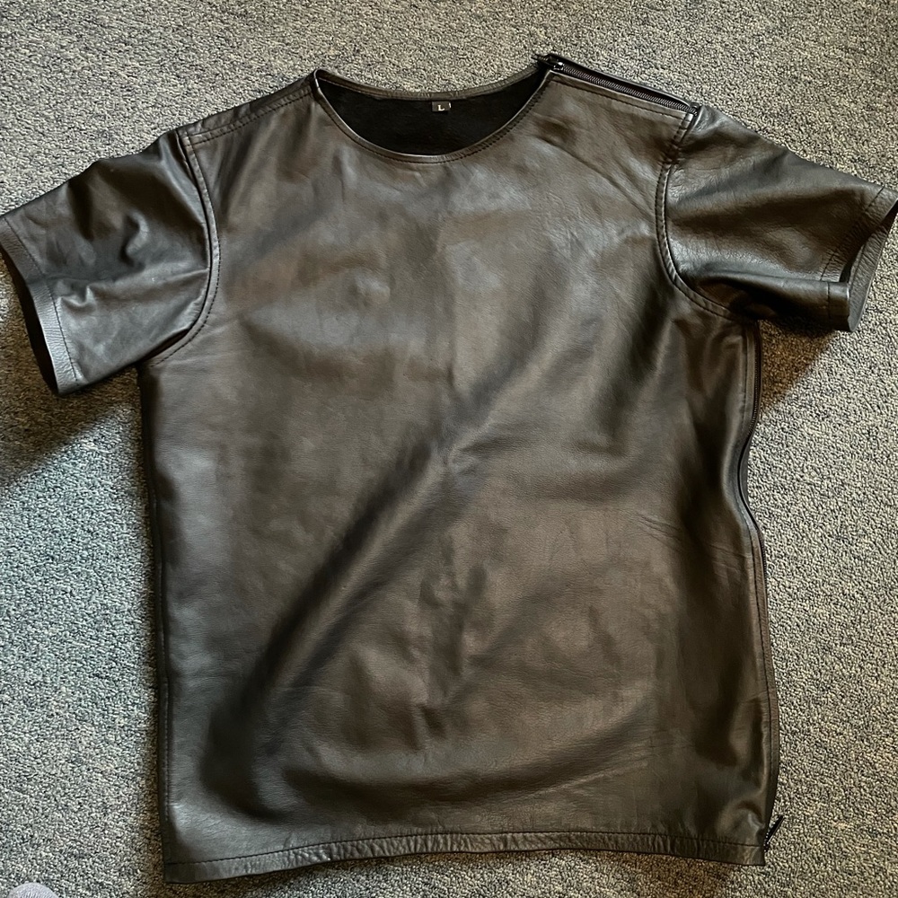 Men’s leather tee shirt